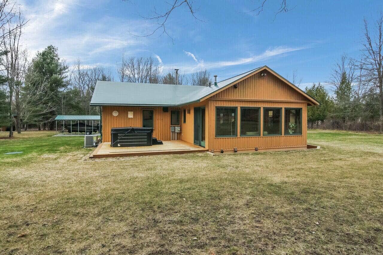 1670 North Haze Road Beulah, MI 49617 - Photo 4 of 68 3-Scene-3