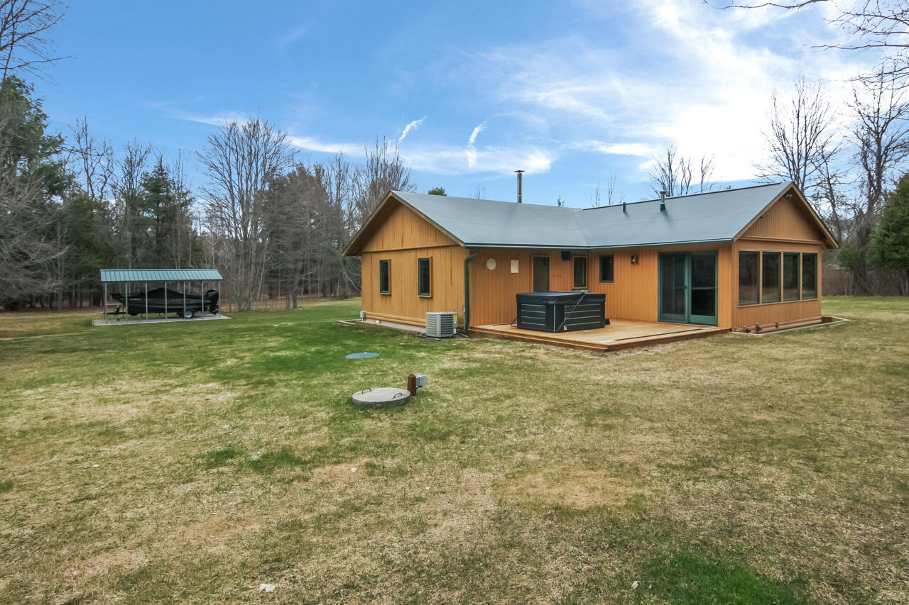 1670 North Haze Road Beulah, MI 49617 - Photo 46 of 68 42-Scene-45