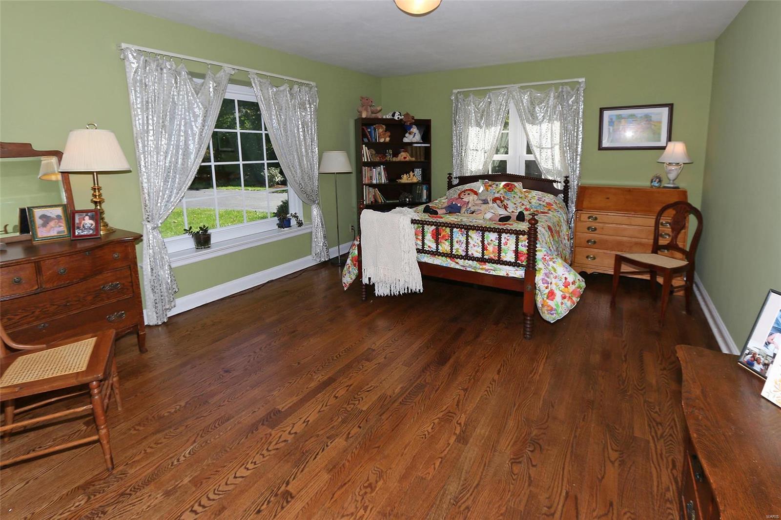 911 Warson Road Ladue, MO 63124 - Photo 22 of 32