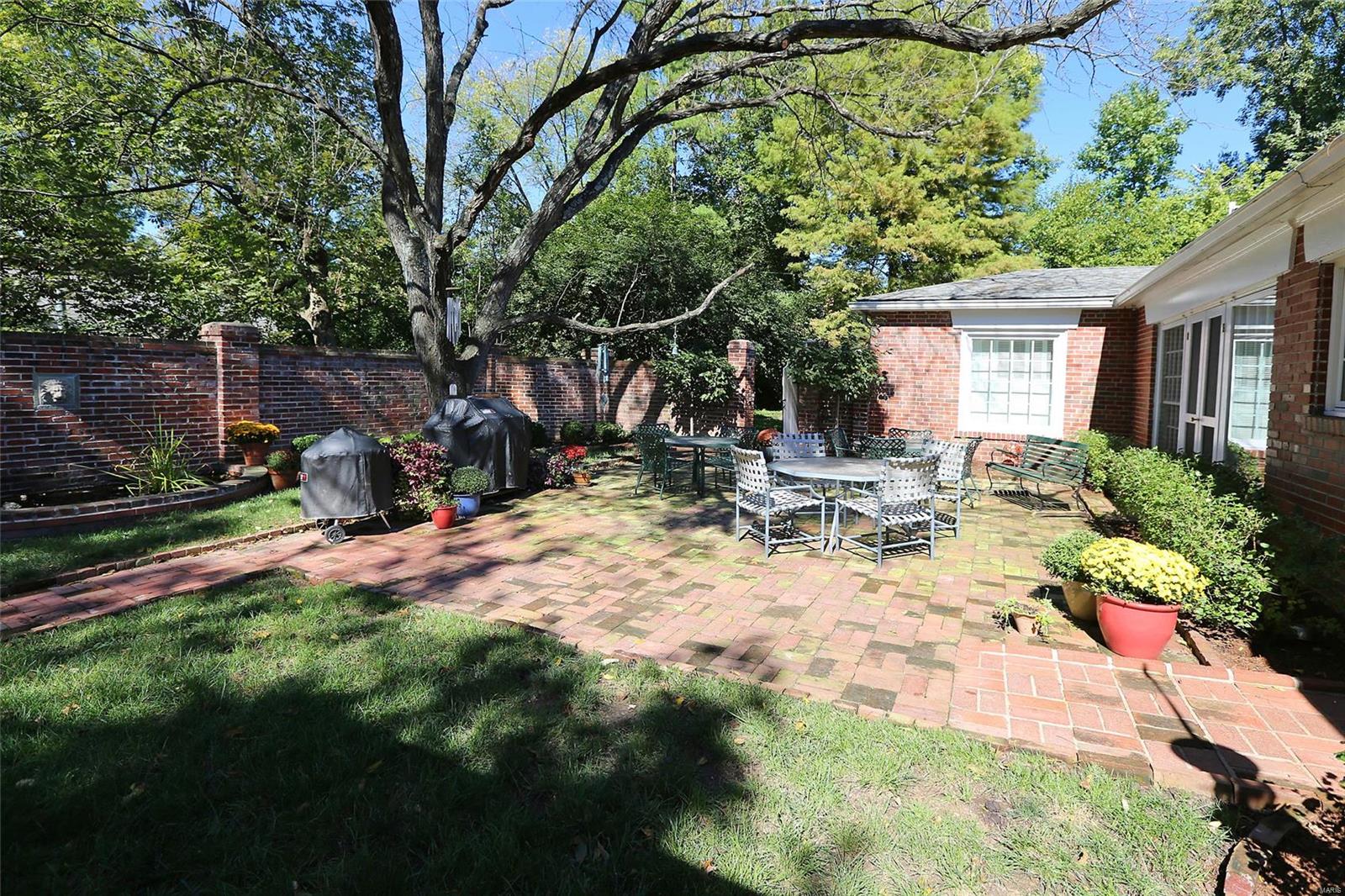 911 Warson Road Ladue, MO 63124 - Photo 29 of 32