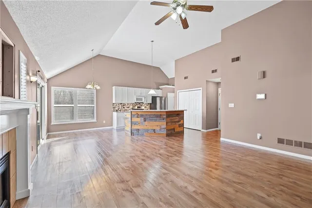 $290,000 | 1007 Southwest Blue Branch Drive, Grain Valley, MO 64029