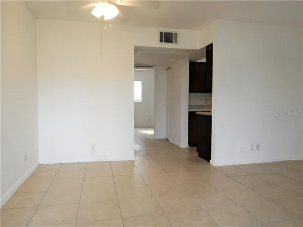 $1,025 | 302 South Spring Garden Avenue, Unit B09, DeLand, FL 32720