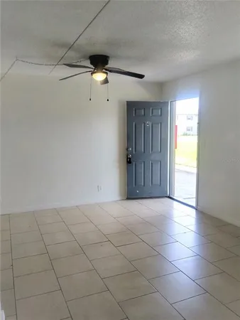 $1,025 | 302 South Spring Garden Avenue, Unit B09, DeLand, FL 32720