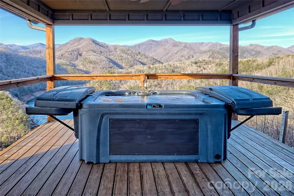 $1,600,000 | 1628 Round Hill Road, Bryson City, NC 28713