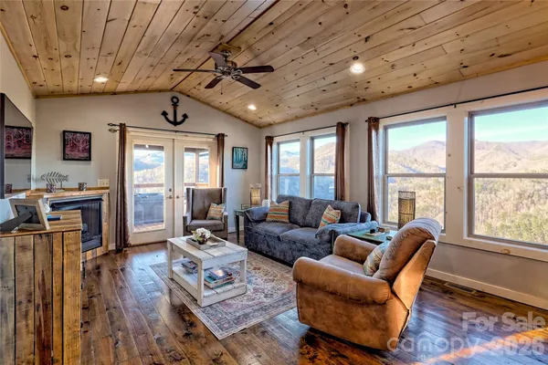 $1,600,000 | 1628 Round Hill Road, Bryson City, NC 28713
