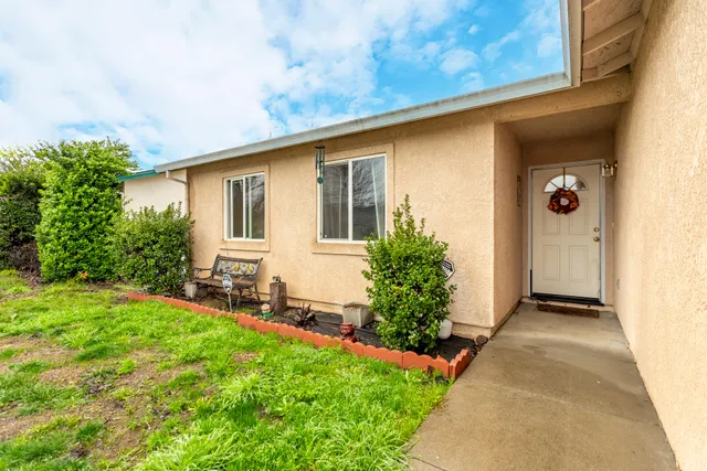 $319,000 | 3516 Barkwood Drive, Anderson, CA 96007