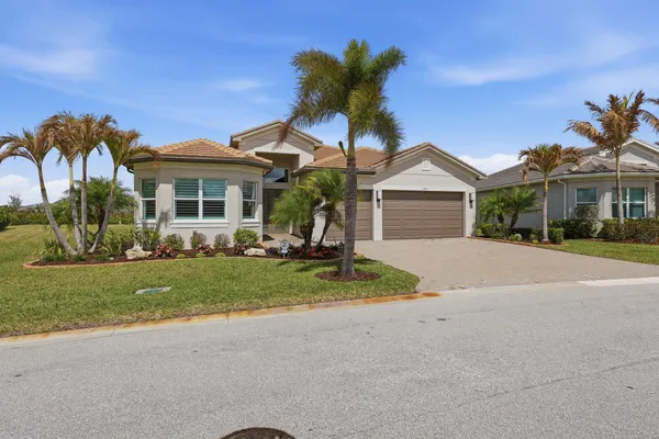 $779,000 | 11711 Southwest Coronado Springs Drive, Port St. Lucie, FL 34987