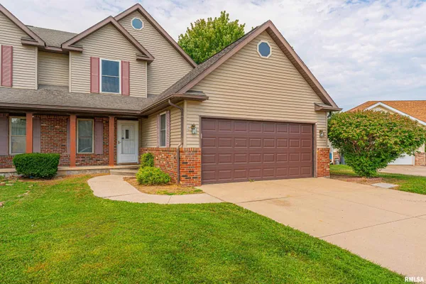 $195,000 | 15 B Dawson Circle, Riverton, IL 62561