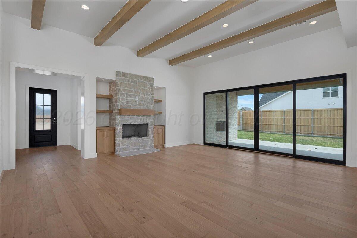 5902 Wesley Road Amarillo, TX 79119 - Photo 6 of 37 06-Living Room