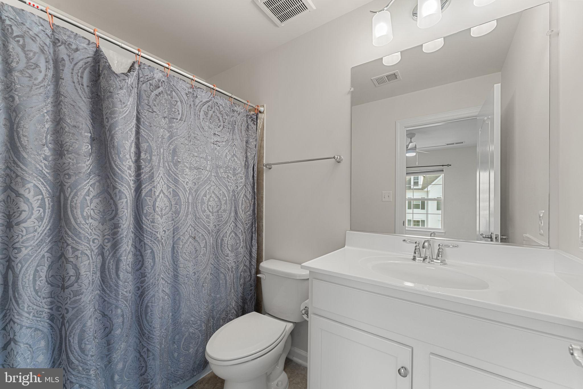 7418 Riding Meadow Way, Unit 25 Manassas, VA 20111 - Photo 21 of 36 Second upstairs ensuite bathroom