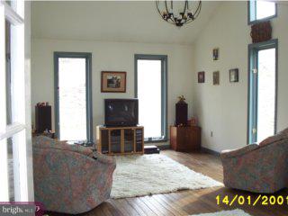 33 Scholl Road Pottstown, PA 19465 - Photo 3 of 6
