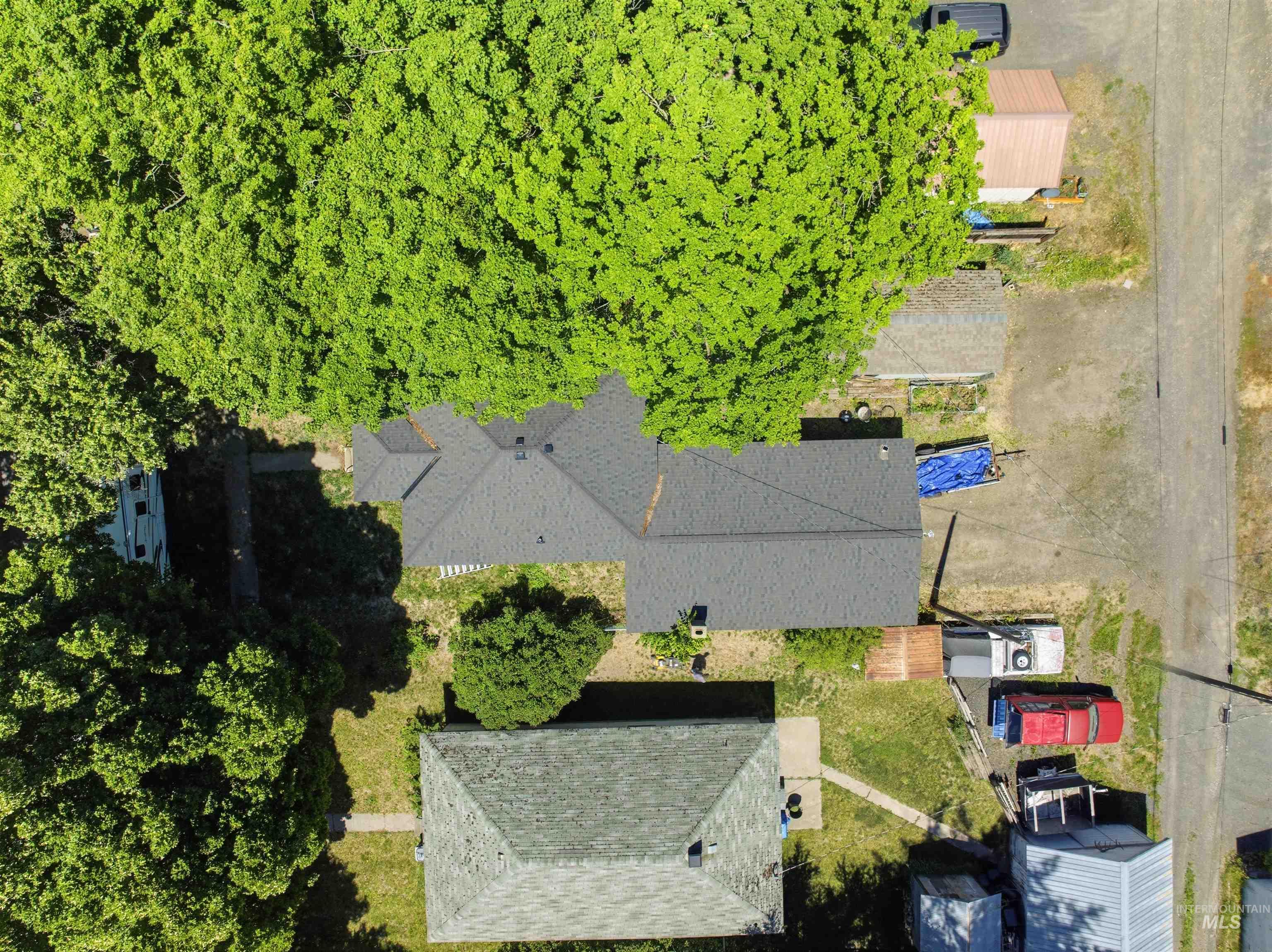 735 Oak Street Potlatch, ID 83855 - Photo 25 of 30 Aerial perspective of a property featuring a dark gray asphalt shingle roof