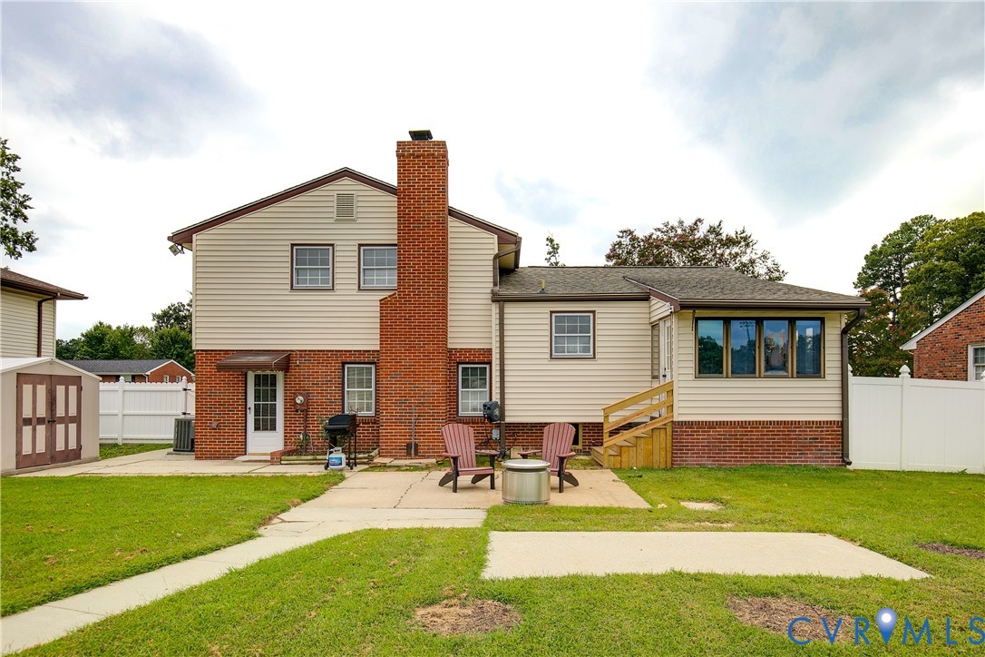 908 Yorkshire Road Colonial Heights, VA 23834 - Photo 29 of 34 Back of the house - great entertaining