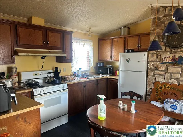 $49,900 | 285 Greenbriar Drive South, Bath, PA 18014