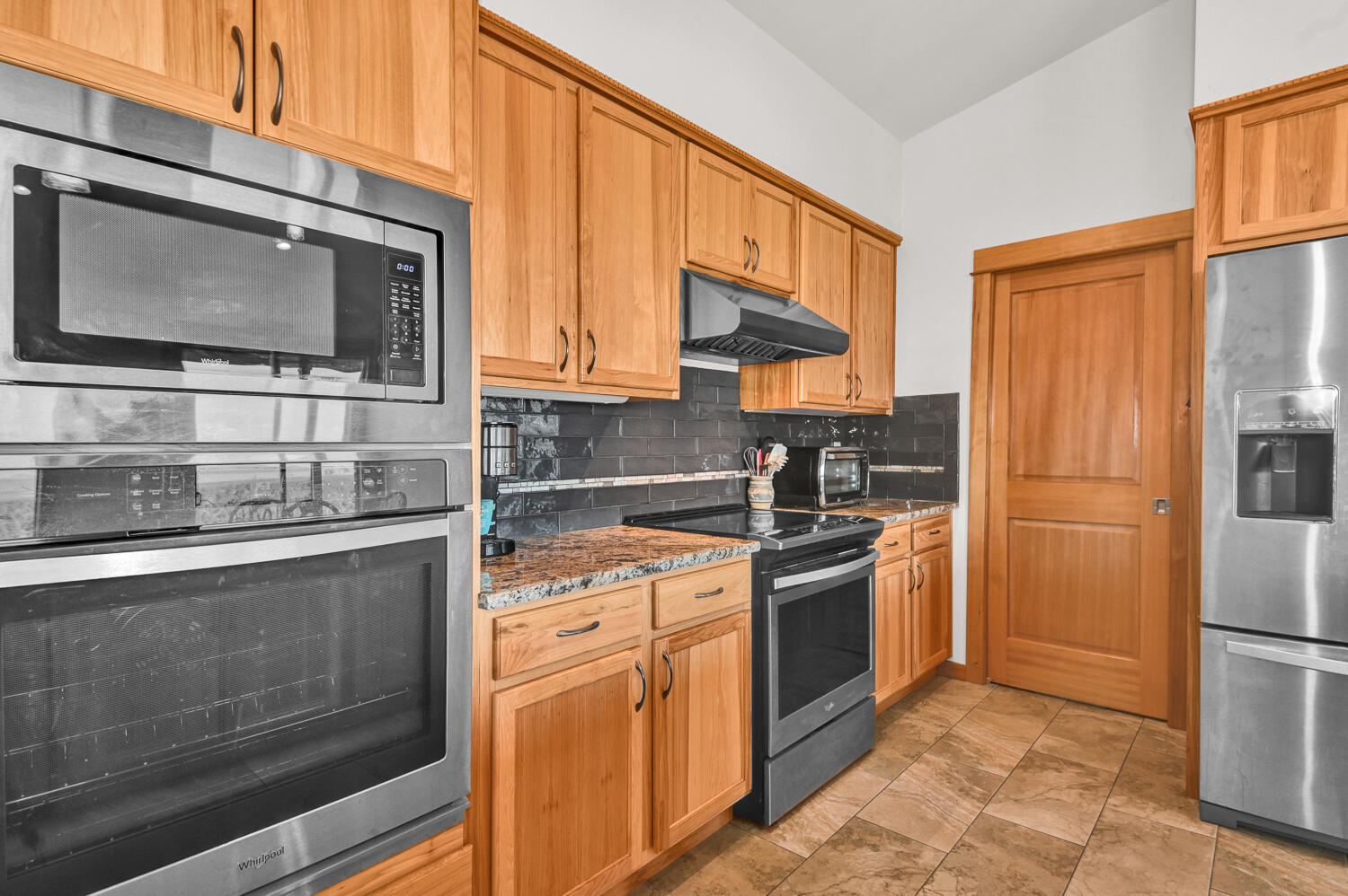 62860 Deschutes Road Bend, OR 97701 - Photo 8 of 34 Stainless Steel appliances and 2 ovens.