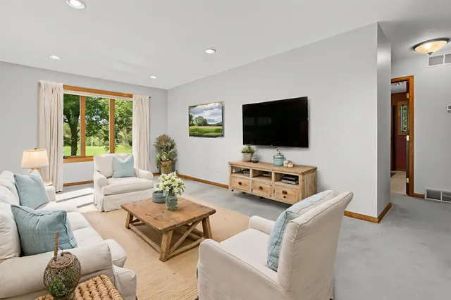 $670,000 | 7775 750th Avenue, Tintah, MN 56583