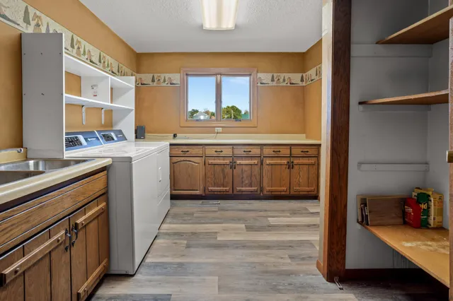 $670,000 | 7775 750th Avenue, Tintah, MN 56583