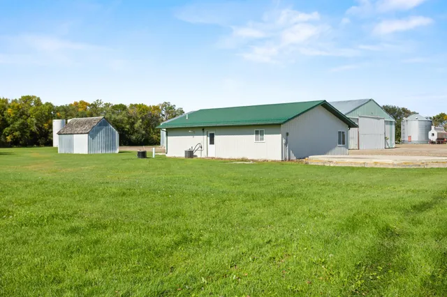 $670,000 | 7775 750th Avenue, Tintah, MN 56583