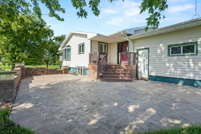 $670,000 | 7775 750th Avenue, Tintah, MN 56583