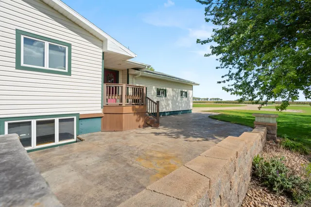$640,000 | 7775 750th Avenue, Tintah, MN 56583