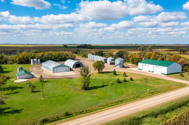 $670,000 | 7775 750th Avenue, Tintah, MN 56583