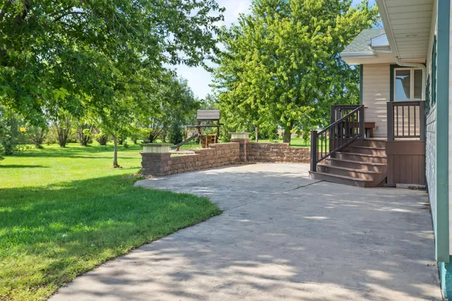 $670,000 | 7775 750th Avenue, Tintah, MN 56583