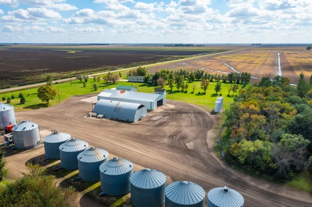 $670,000 | 7775 750th Avenue, Tintah, MN 56583