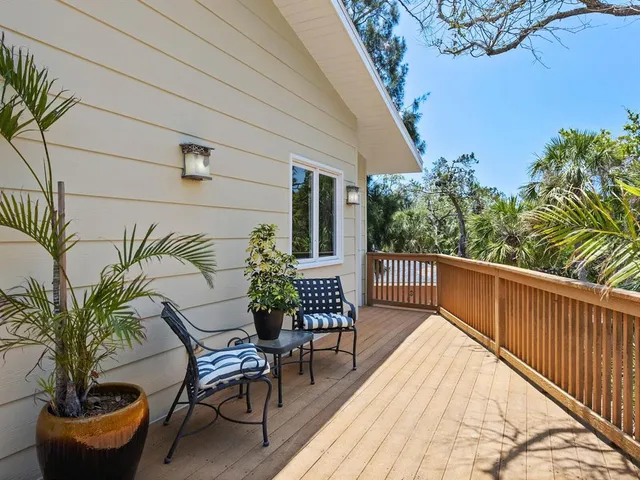 $1,750,000 | 7320 Melaleuca Way, Sarasota, FL 34242