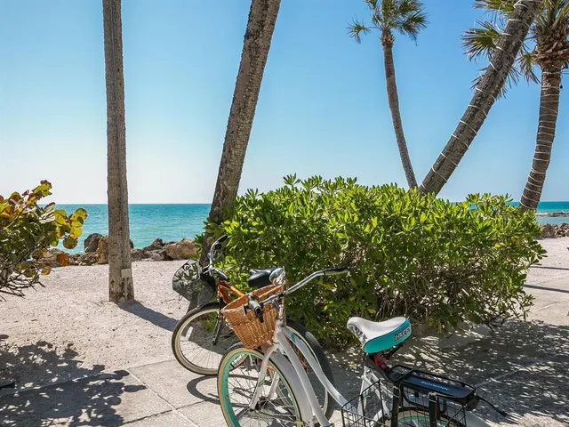 $1,750,000 | 7320 Melaleuca Way, Sarasota, FL 34242