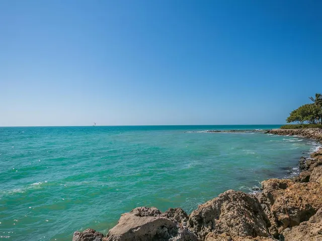 $1,750,000 | 7320 Melaleuca Way, Sarasota, FL 34242