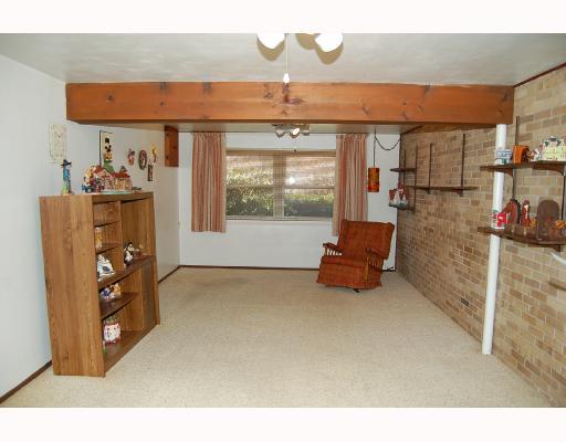 117 South Jamestown Road Coraopolis, PA 15108 - Photo 5 of 8 Den/Family/Great Room.