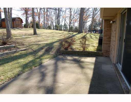 117 South Jamestown Road Coraopolis, PA 15108 - Photo 7 of 8 Patio/Deck.