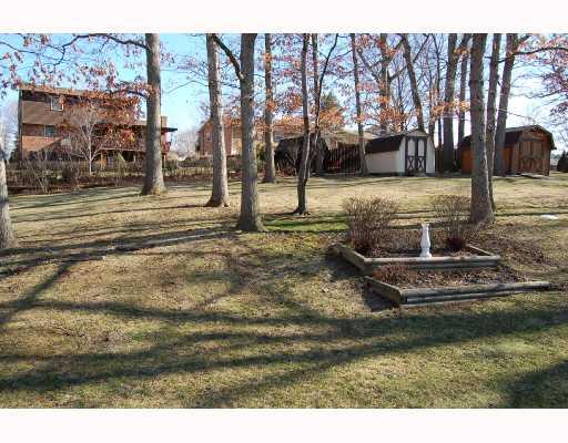 117 South Jamestown Road Coraopolis, PA 15108 - Photo 8 of 8 Yard/Garden.