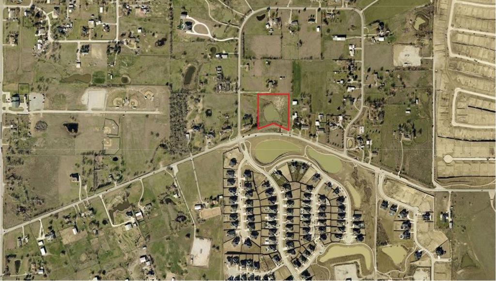 521 Blue Mound Road East Haslet, TX 76052 - Photo 5 of 7 a picture of a bathroom with shower