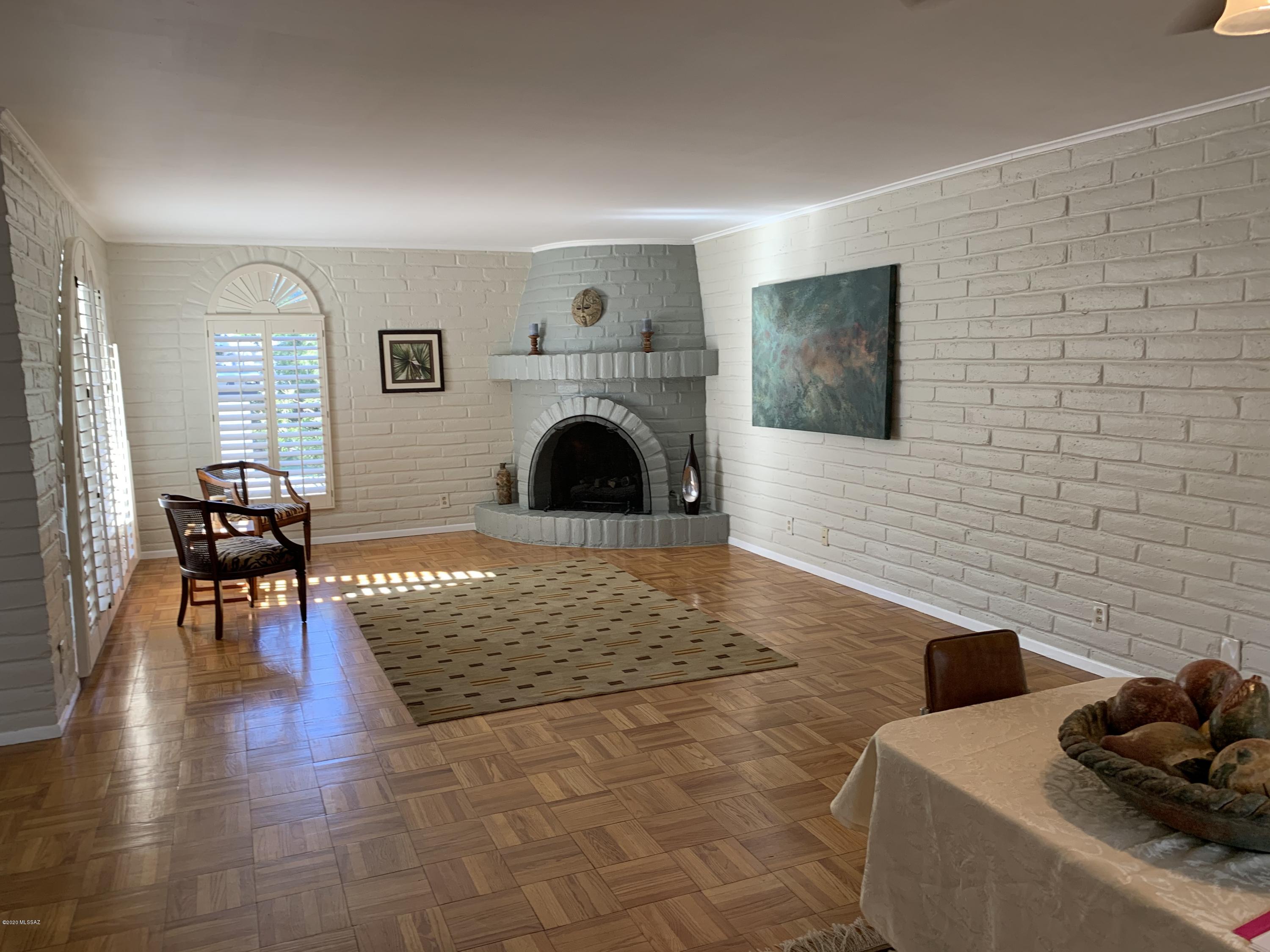 604 West Roller Coaster Road Tucson, AZ 85704 - Photo 1 of 50 Gallery Image 1