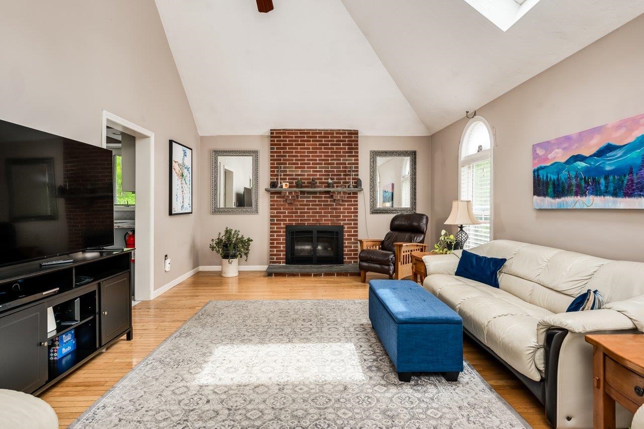 443 Tolend Road Dover, NH 03820 - Photo 4 of 58