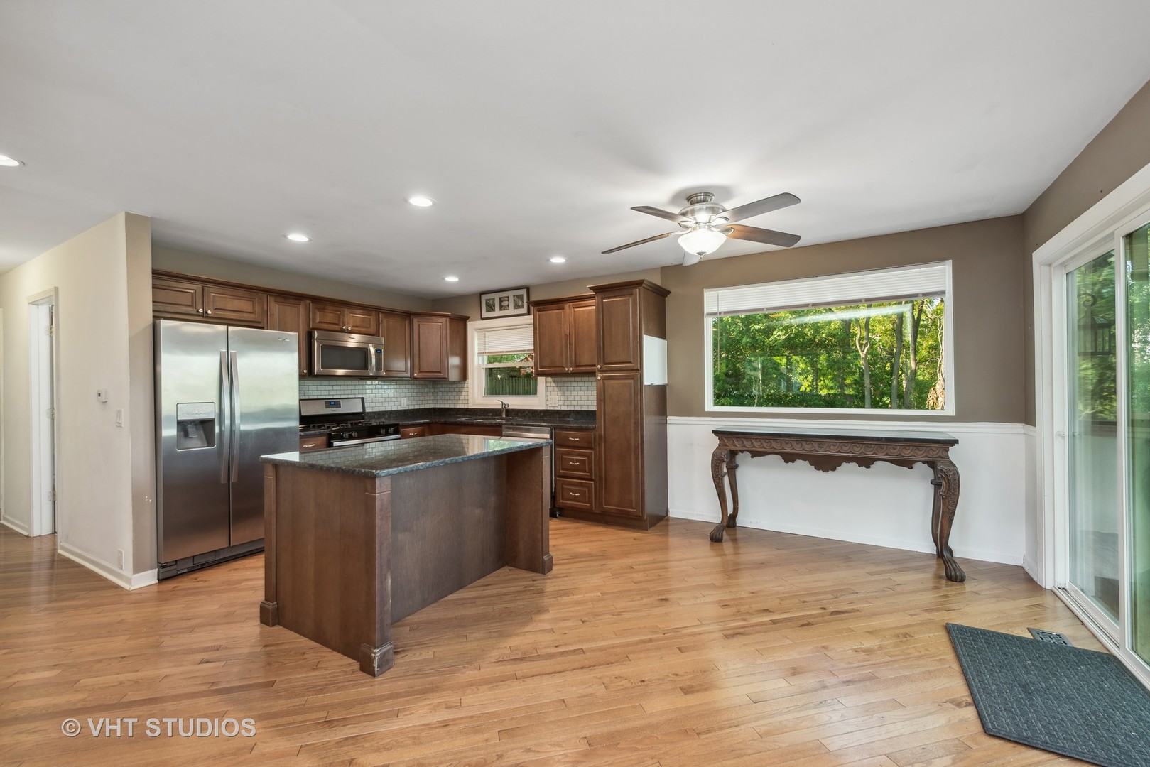 333 Ramble Road Lake In The Hills, IL 60156 - Photo 4 of 24 Gallery Image 4
