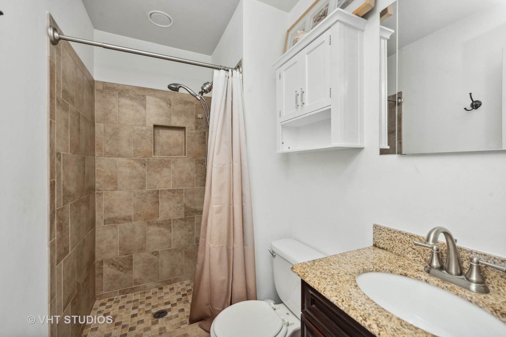 333 Ramble Road Lake In The Hills, IL 60156 - Photo 9 of 24 Gallery Image 9