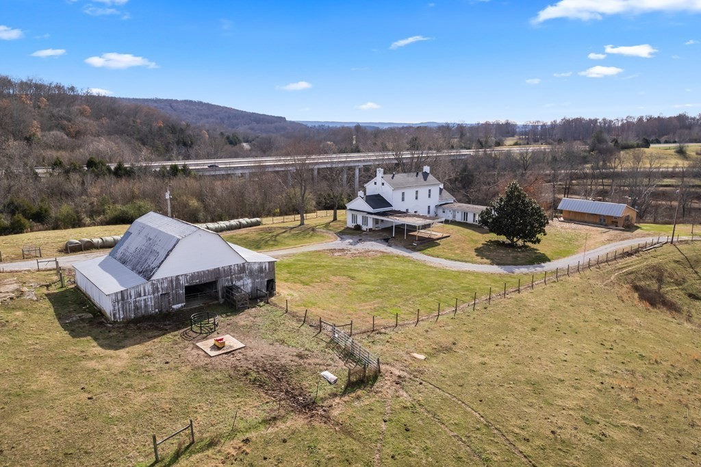 899 Messenger Road Sparta, TN 38583 - Photo 27 of 68 a view of a backyard with sitting area