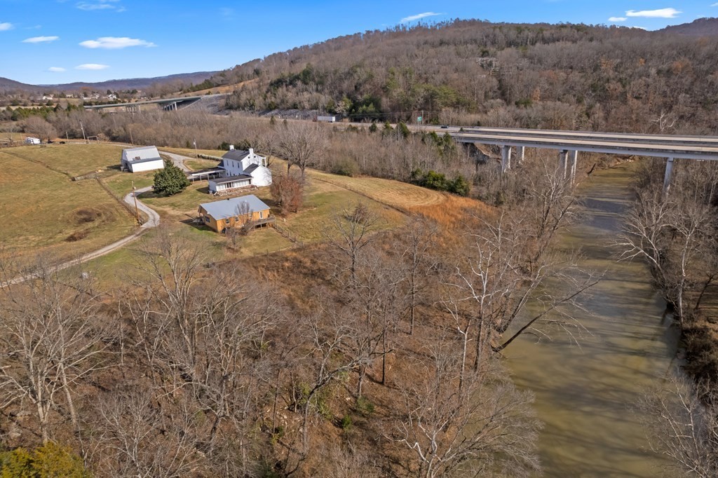 899 Messenger Road Sparta, TN 38583 - Photo 38 of 68 a view of a terrace with skyline