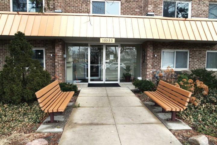 10353 Dearlove Road, Unit 5E Glenview, IL 60025 - Photo 2 of 11