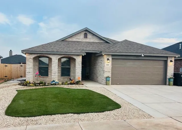 $295,900 | 629 East 31st Street, Wolfforth, TX 79382