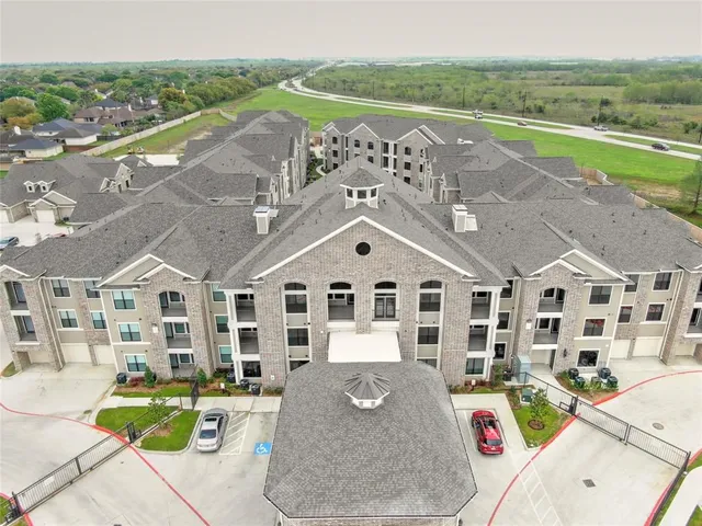 $1,900 | 5353 Space Center Boulevard, Unit B1, Pasadena, TX 77505