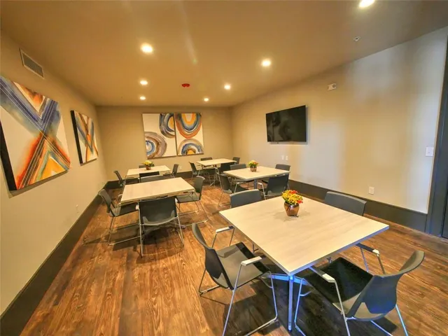 $1,900 | 5353 Space Center Boulevard, Unit B1, Pasadena, TX 77505