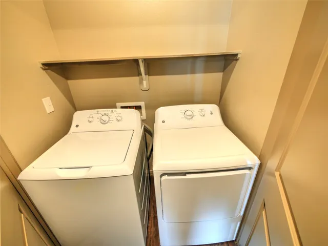 $1,900 | 5353 Space Center Boulevard, Unit B1, Pasadena, TX 77505