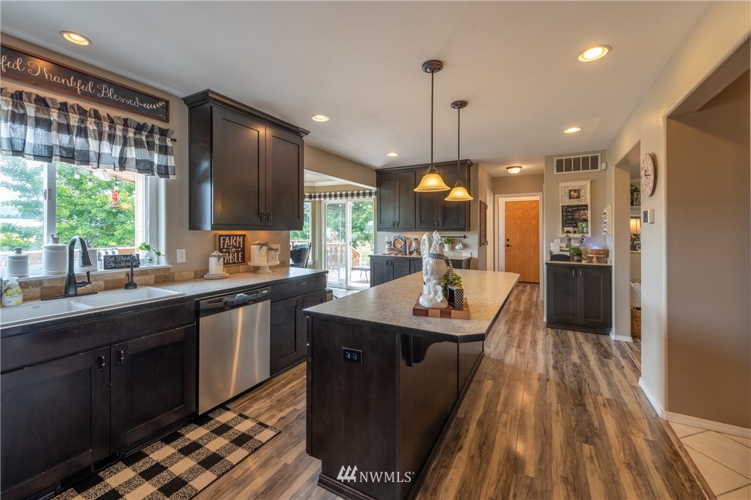 13829 Avon Allen Road Mount Vernon, WA 98273 - Photo 13 of 40 Gallery Image 13