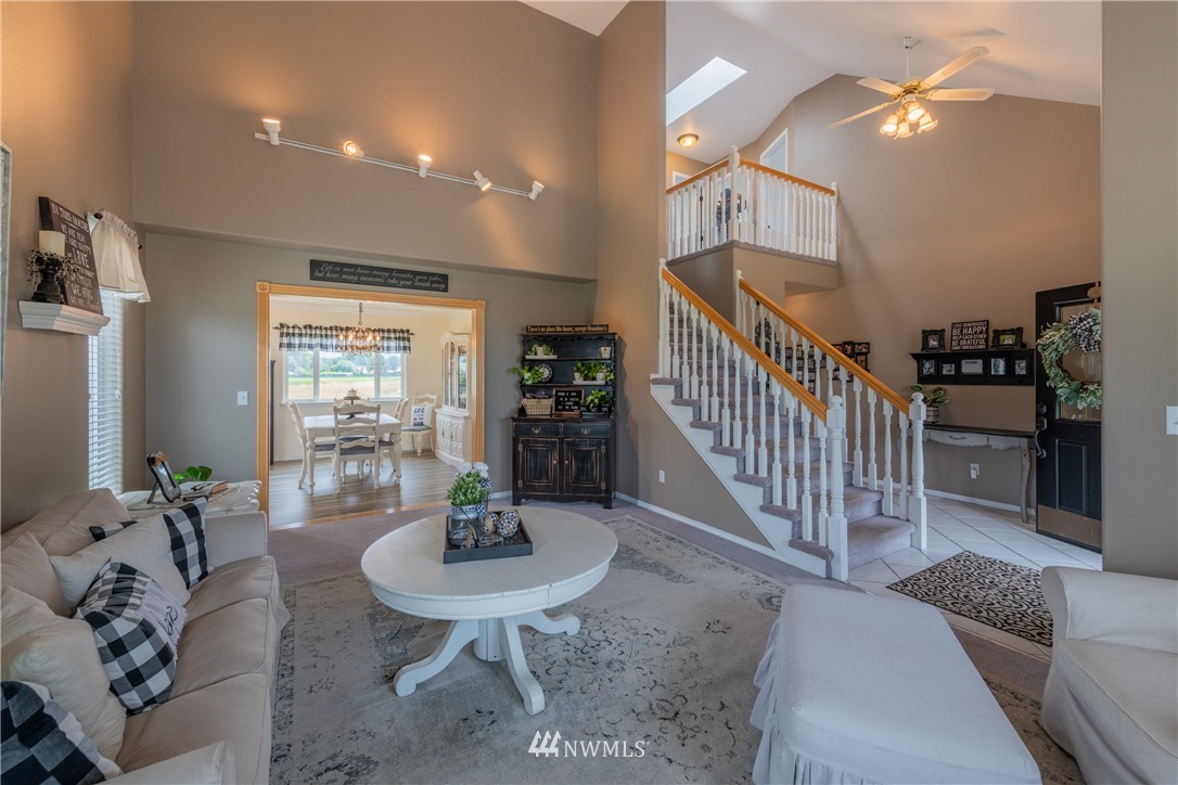 13829 Avon Allen Road Mount Vernon, WA 98273 - Photo 5 of 40 Gallery Image 5