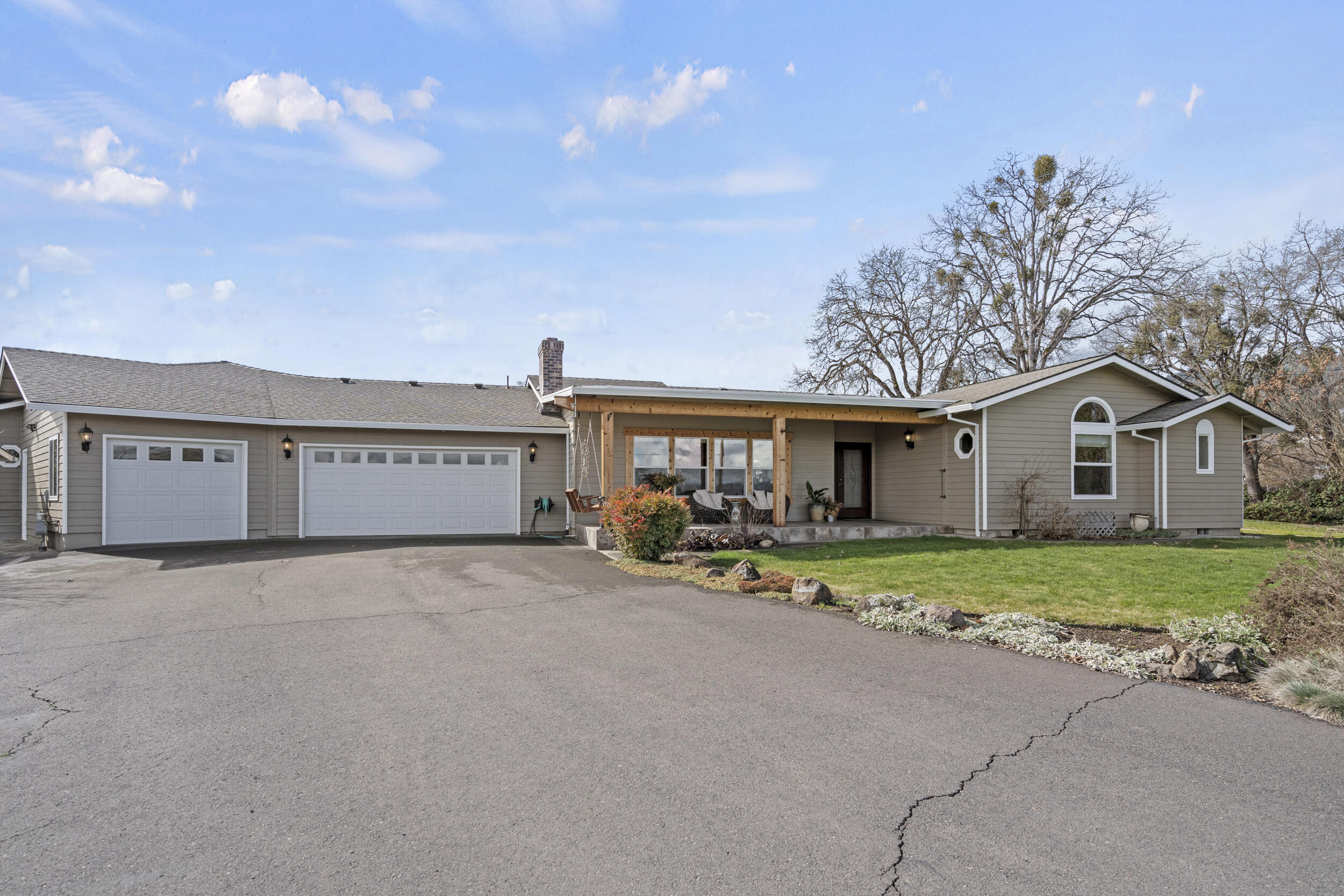 2911 Heritage Road Central Point, OR 97502 - Photo 2 of 59 1_2911 heritage road - 01