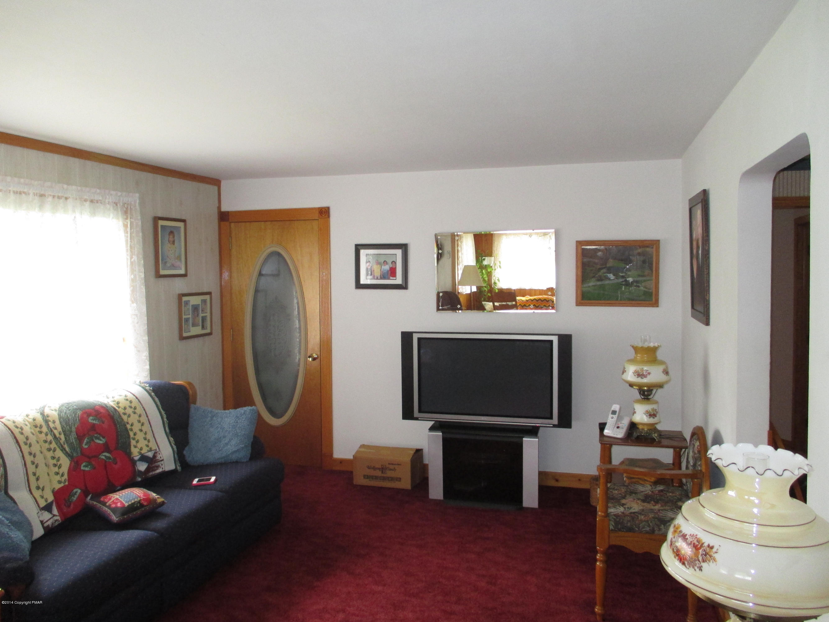 1101 Orchard Road Mount Bethel, PA 18343 - Photo 4 of 22 Large Living Room