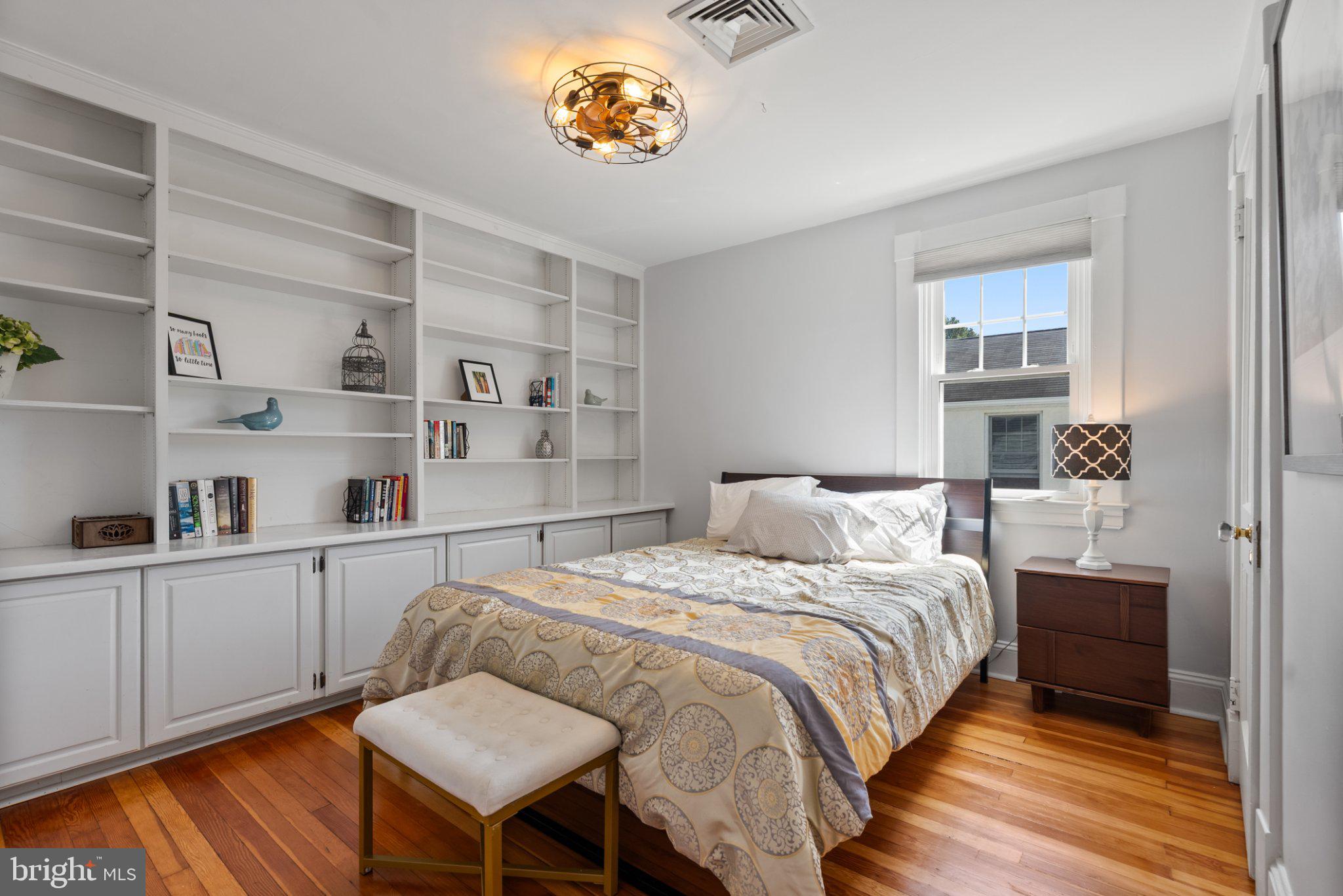 620 Murdock Road Baltimore, MD 21212 - Photo 30 of 41 Bright and inviting bedroom retreat.